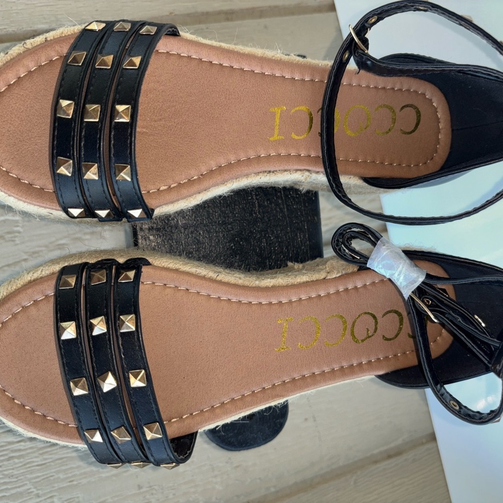 Coccoli Black Sandals with Strappy Design - Picture 10 of 12